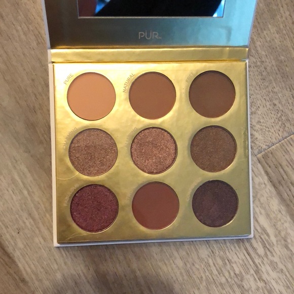 Pur Eyeshadow Pallet - Picture 3 of 5